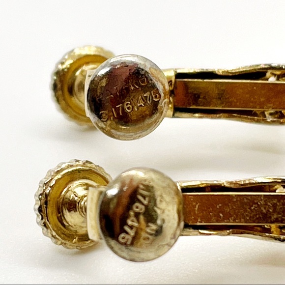 VINTAGE Gold tone rose screw back earrings - Picture 5 of 5